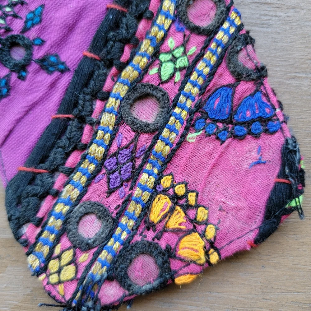 🪬🍄 Free People Boho Embroidered Repurposed vtg banjara hippie Wallet card case